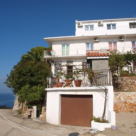 Apartments Nadia Igrane Exterior photo