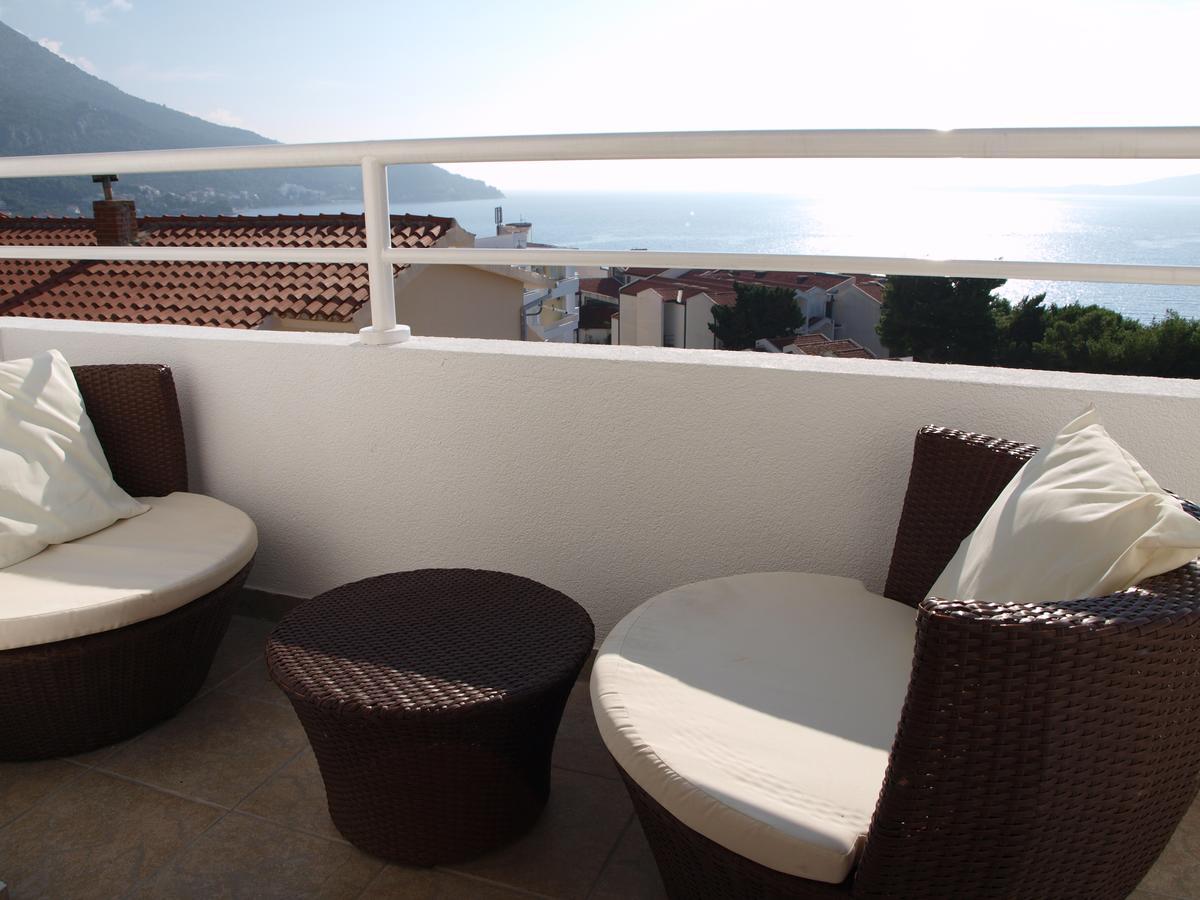 Apartments Nadia Igrane Exterior photo