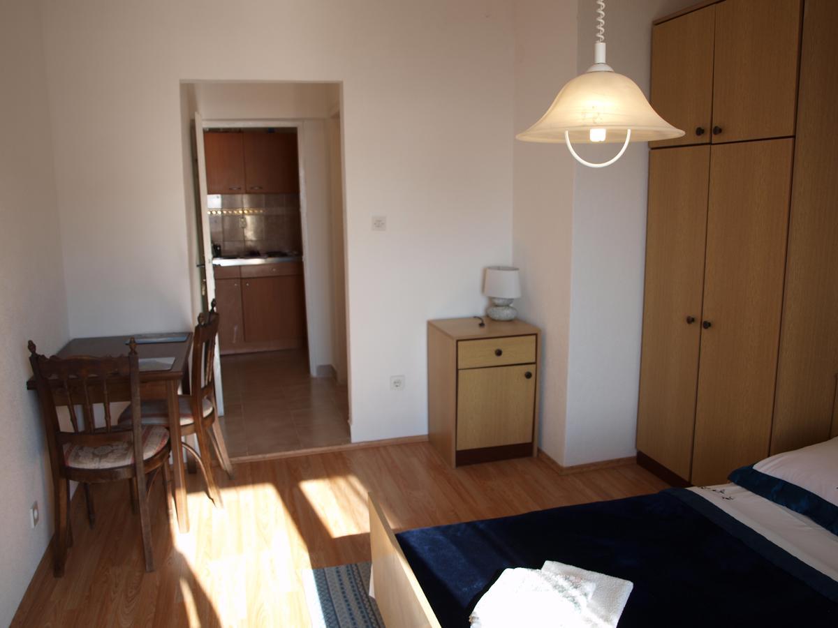Apartments Nadia Igrane Exterior photo