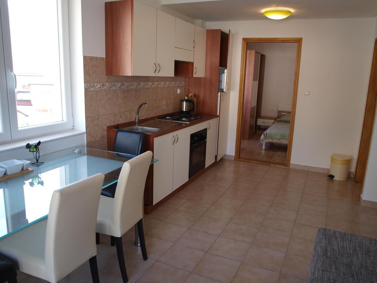 Apartments Nadia Igrane Exterior photo