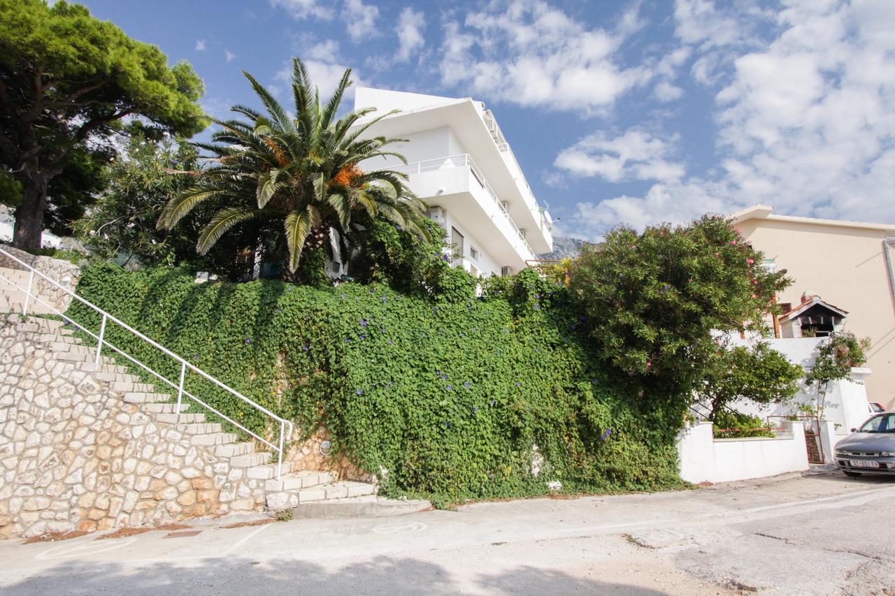 Apartments Nadia Igrane Exterior photo