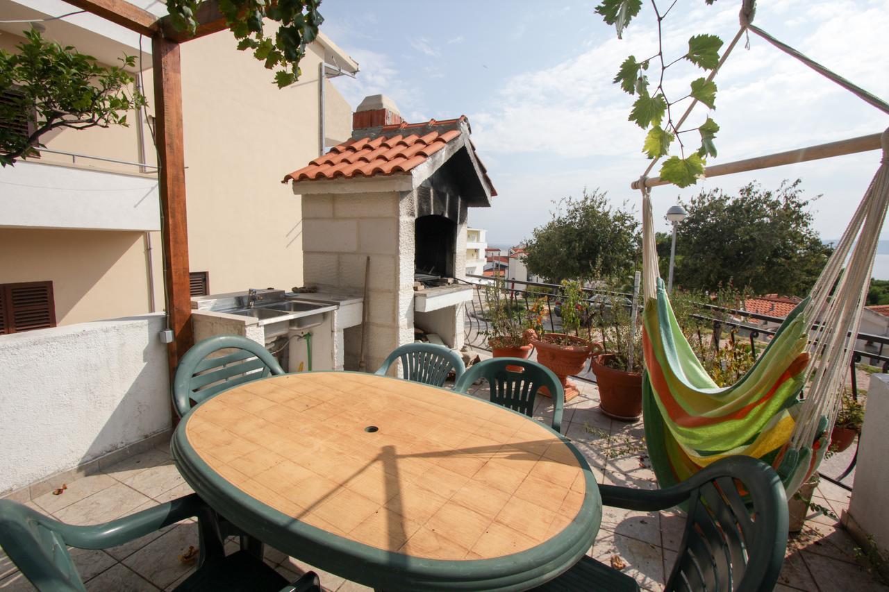 Apartments Nadia Igrane Exterior photo