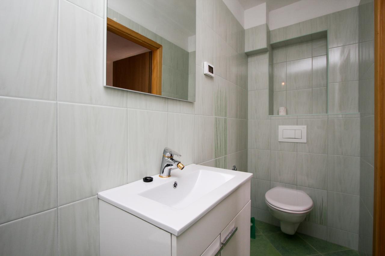 Apartments Nadia Igrane Exterior photo